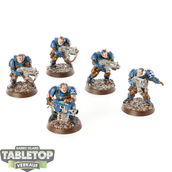 Space Marines - 5x Scouts klassisch - bemalt