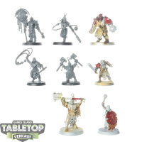 Slaves to Darkness - 8 Iron Golems - teilweise bemalt