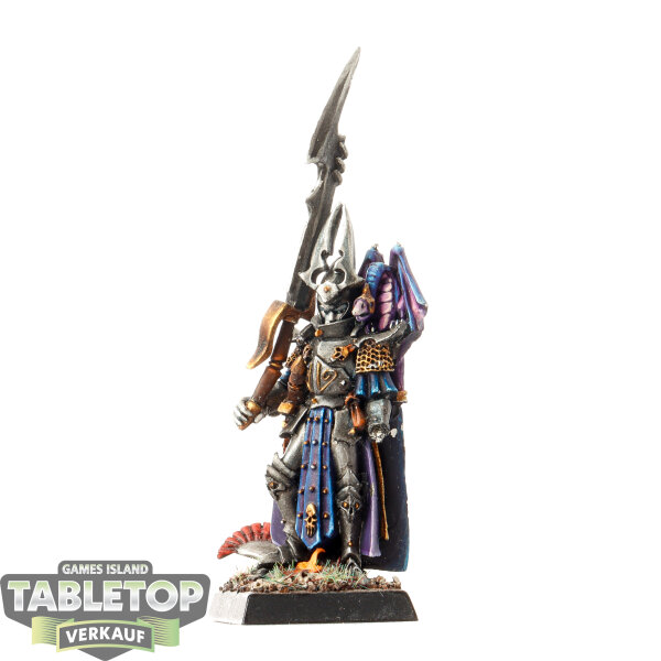 Dark Elves - Dreadlord with Great Weapon - bemalt