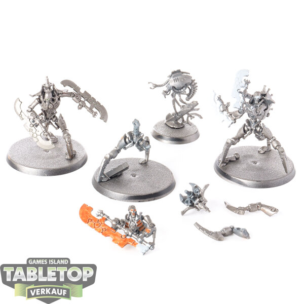 Necrons - 3 Skorpekh Destroyers - teilweise bemalt