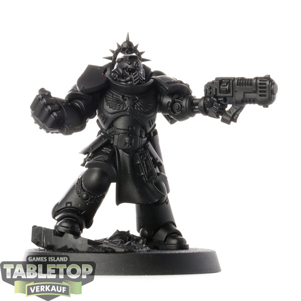 Iron Hands - Lieutenant - grundiert