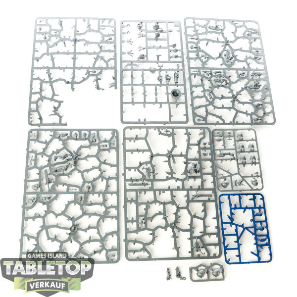 Space Marines - Diverse Bitz und Reste - Bitz