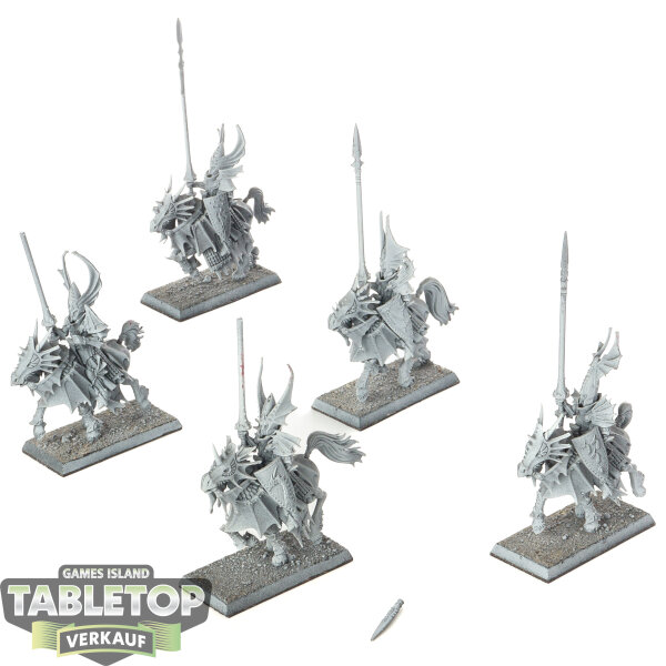 High Elf Realms - 5 Saurus Dragon Princes of Caledor - grundiert