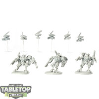 Tau Empire - 3 x XV8 Crisis Battlesuit Team - grundiert