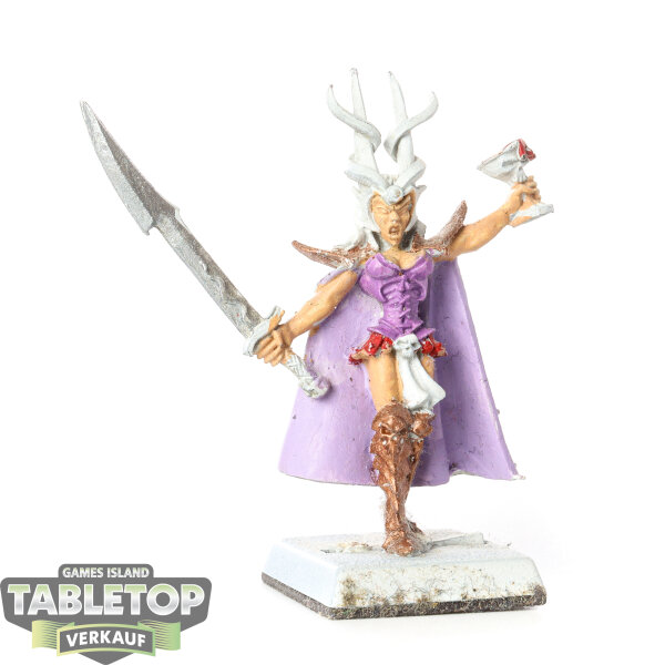 Dark Elves - Hag Queen classic - teilweise bemalt