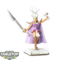 Dark Elves - Hag Queen classic - teilweise bemalt