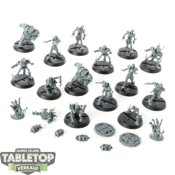 Blood Bowl - 14 Shambling Undead-Team: Champions of Death - unbemalt