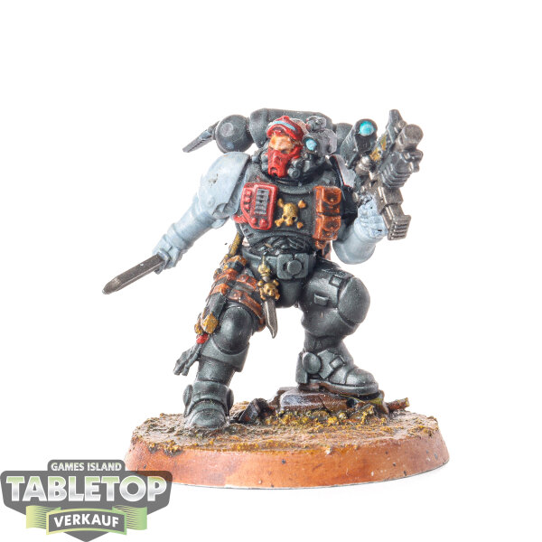 Space Marines - Phobos Lieutenant - teilweise bemalt