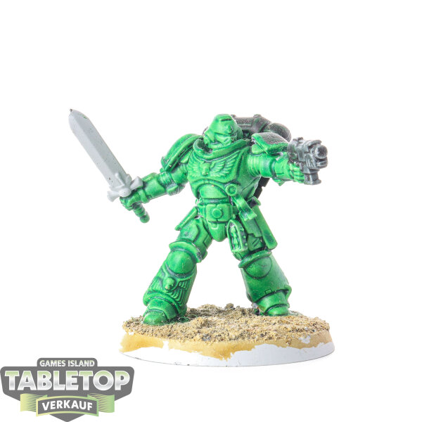 Space Marines - Primaris Lieutenant with Power Sword - teilweise bemalt