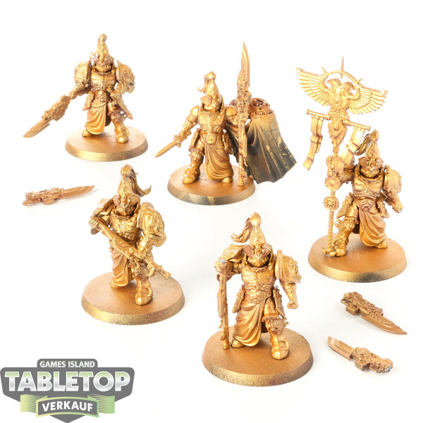 Adeptus Custodes - 5 Custodian Wardens - grundiert