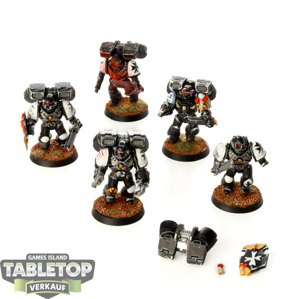 Black Templars - 5x Assault Squad - bemalt