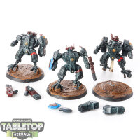 Tau Empire - 3 XV8 Crisis Battlesuit Team - bemalt