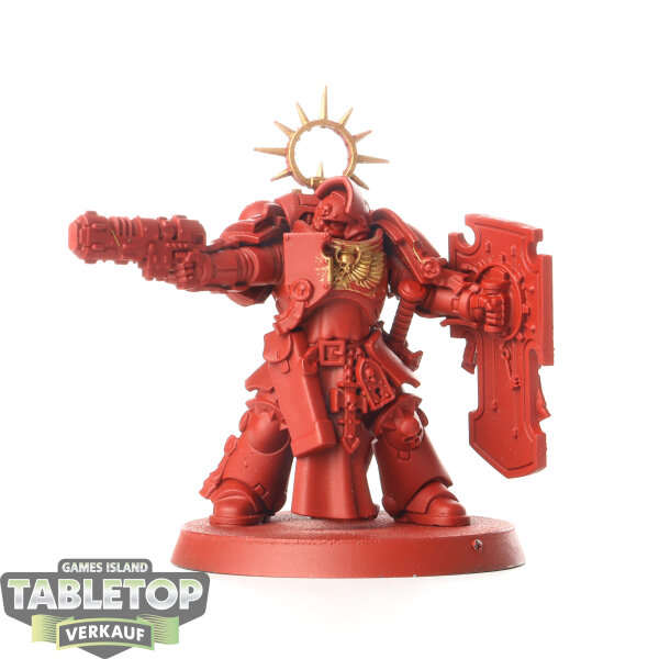 Space Marines - Lieutenant with Storm Shield - teilweise bemalt