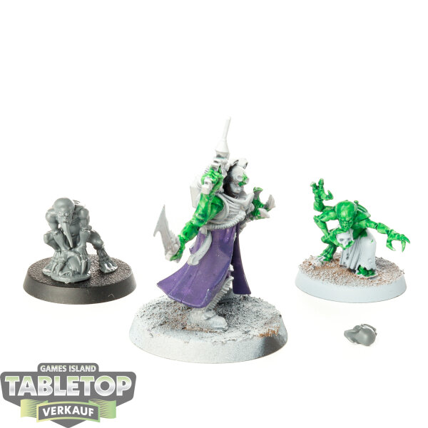 Genestealer Cults - Primus & 2x Genestealer Familiars - teilweise bemalt