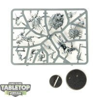 Orruk Warclans - Killaboss with Stab-grot - im Gussrahmen