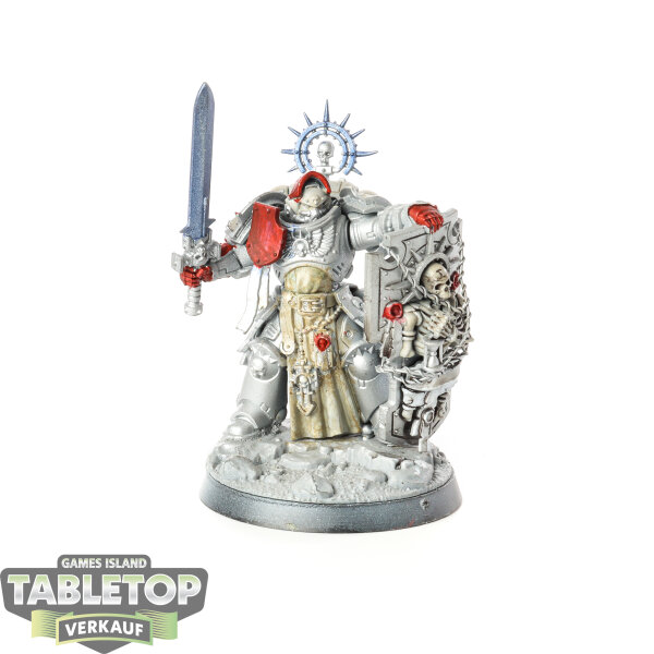 Space Marines - Captain with Relic Shield - teilweise bemalt