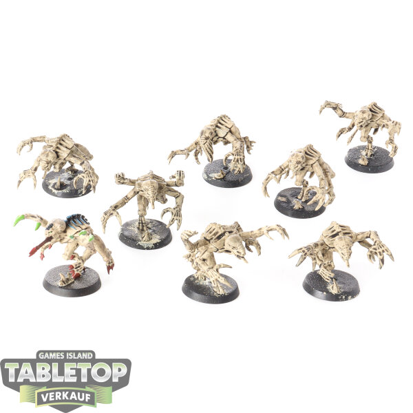 Tyraniden - 8x Genestealers - klassisch - teilweise bemalt