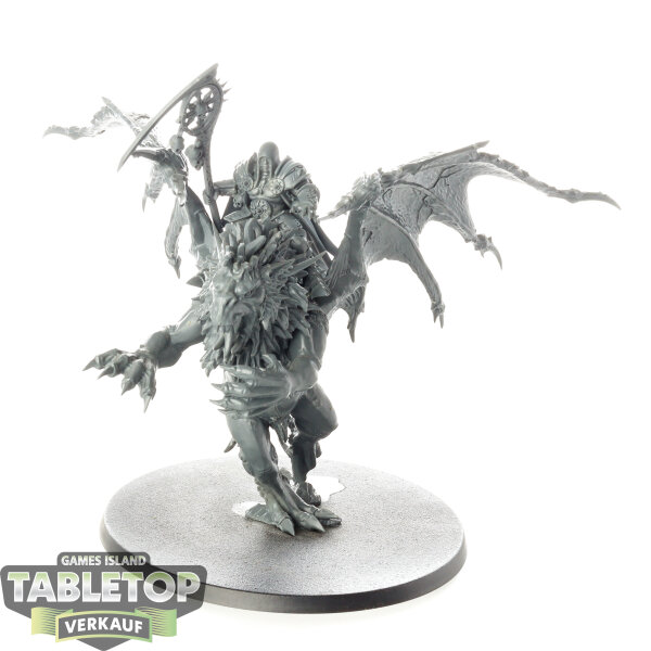 Warriors of Chaos - Chaos Sorcerer on Manticore - teilweise bemalt