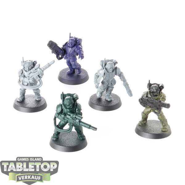 Astra Militarum - 5 x Tempestus Scions - teilweise bemalt