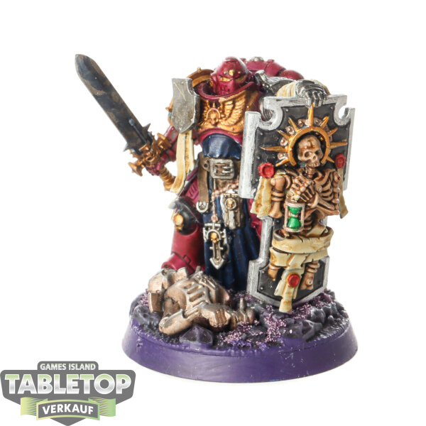 Deathwatch - Captain with Relic Shield - bemalt