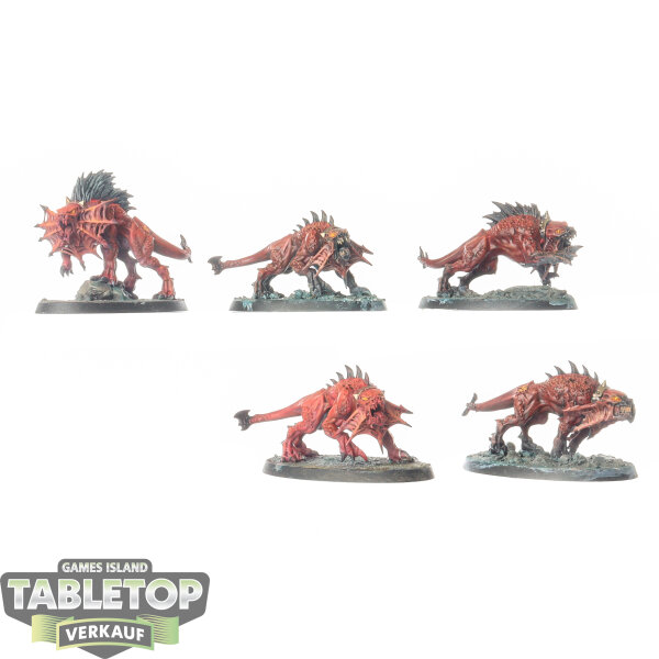 Blades of Khorne - 5 Flesh Hounds - teilweise bemalt