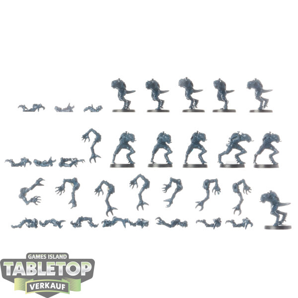 Tyraniden - 11 x Genestealers klassisch - teilweise gebaut