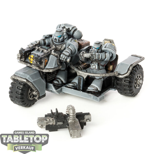 Space Marines - Space Marine Attack Bike - bemalt