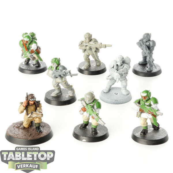 Astra Militarum - 8x Cadian Shock Troops klassisch - teilweise bemalt
