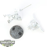 Orruk Warclans - Ardboy Banner Bearer klassisch - grundiert