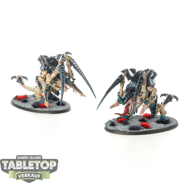 Tyraniden - 2 Carnifex Brood - teilweise bemalt