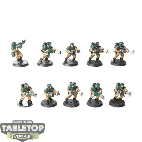 Astra Militarum - 10x Cadian Shock Troops klassisch - teilweise bemalt