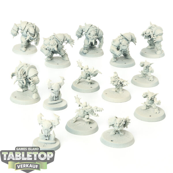Blood Bowl - 12x Black Orc Blood Bowl Team: The Thunder Valley Greenskins - grundiert