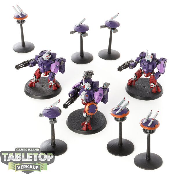 Tau Empire - 3 XV8 Crisis Battlesuit Team - teilweise bemalt