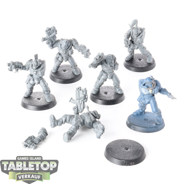 Space Wolves - 6 Wolf Scouts - unbemalt