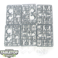 Necrons - 3x Tomb Blades - im Gussrahmen