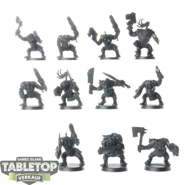 Orks - 11 x Ork Boyz - grundiert