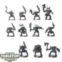Orks - 11 x Ork Boyz - grundiert
