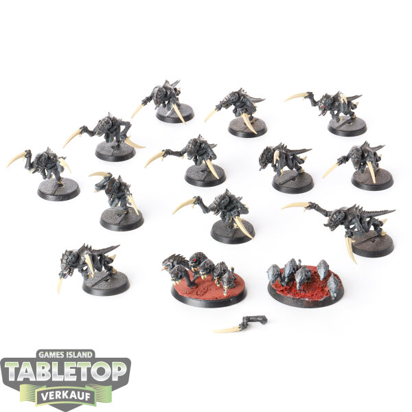 Tyraniden - 12x Hormagaunts klassisch - teilweise bemalt