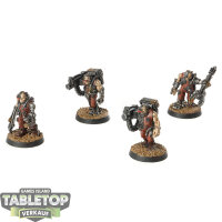 Space Marines - 4x Servitors klassisch - bemalt