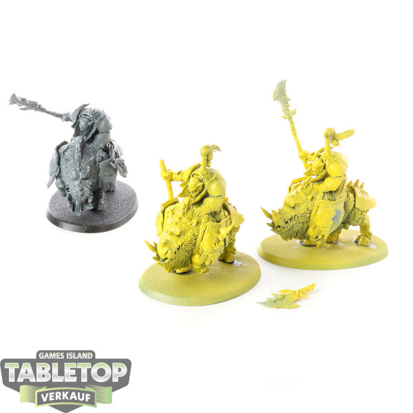 Orruk Warclans - 3x Gore-gruntas - teilweise bemalt