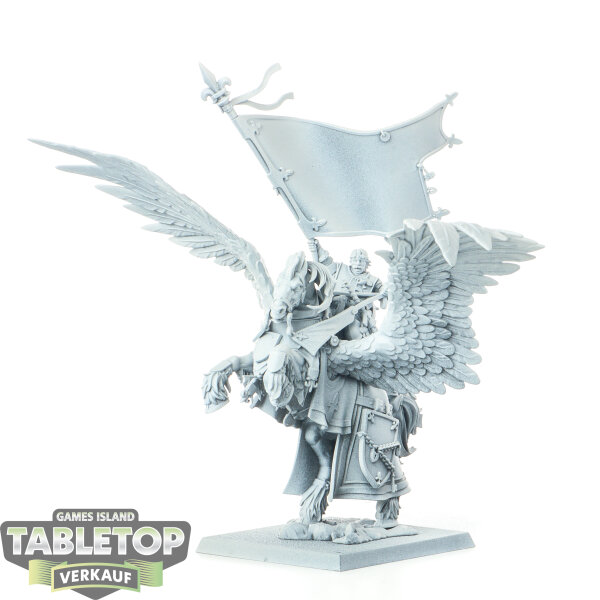 Kingdom of Bretonnia - Battle Standard Bearer on Royal Pegasus - grundiert