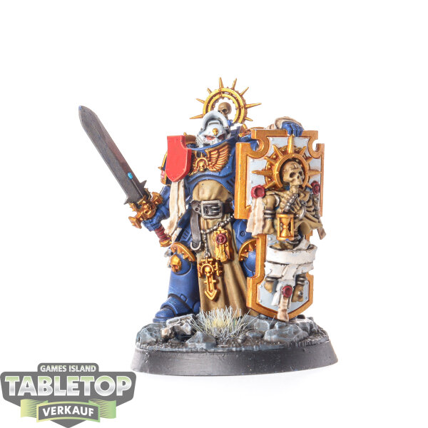 Space Marines - Captain with Relic Shield - bemalt