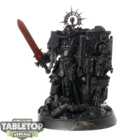 Space Marines - Captain with Relic Shield - teilweise bemalt