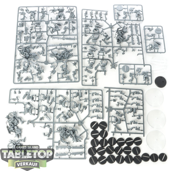 Orks - Assault on Black Reach: Ork-Anteil + 3 x Ork Nobz - im Gussrahmen