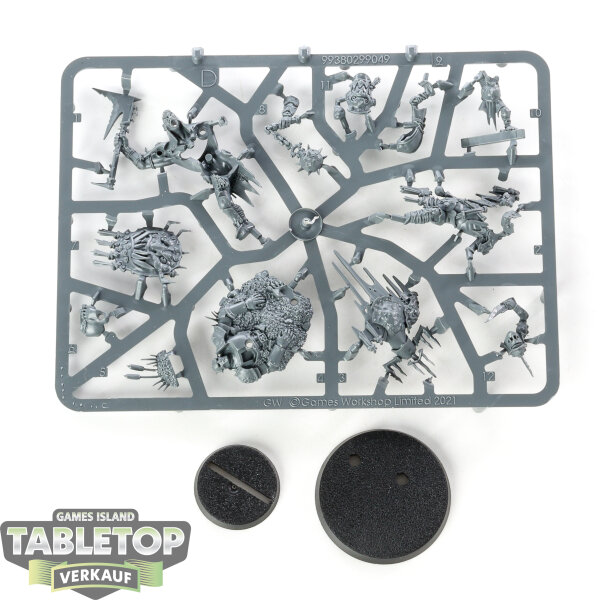 Orruk Warclans - Killaboss with Stab-grot - im Gussrahmen