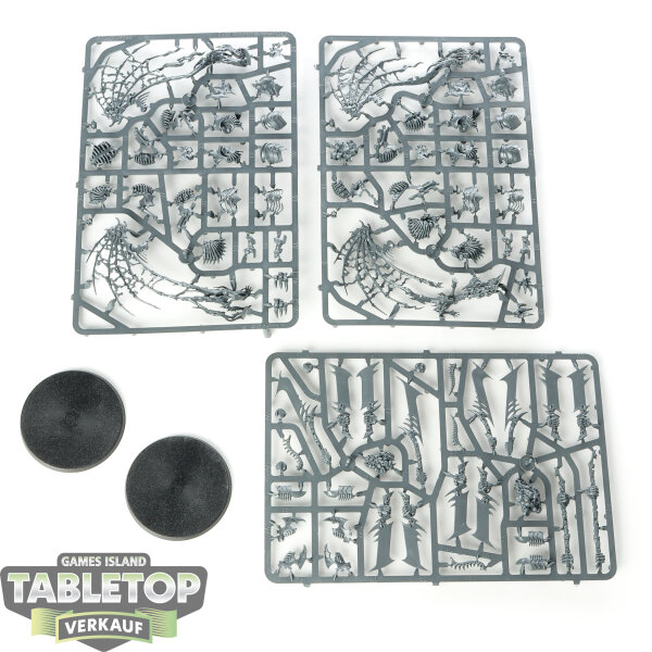 Ossiarch Bonereapers - 2x Morghast Harbingers - teilweise gebaut
