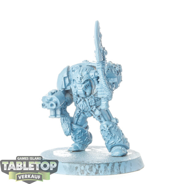 Space Wolves - Rune Priest in Terminator Armour - grundiert
