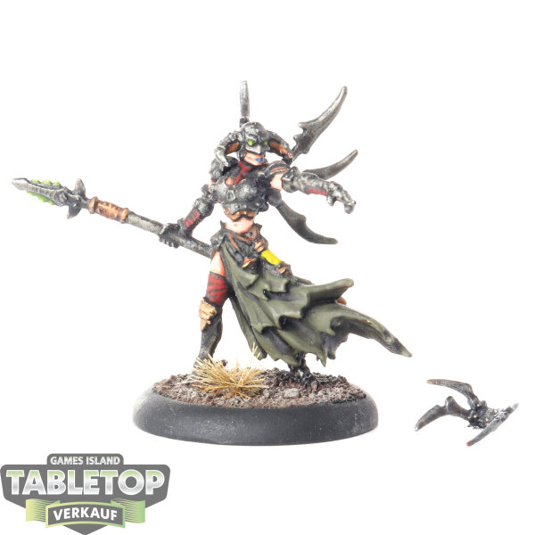 Warmachine - Warwitch Deneghra - bemalt