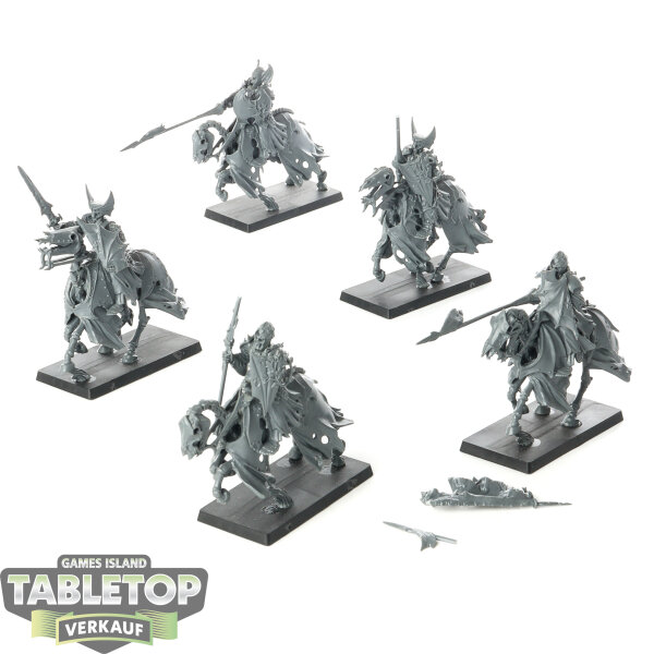 Vampire Counts - 5 x Black Knights - unbemalt