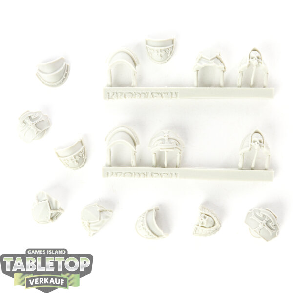 Black Templars - 15x Kromlech Imperial Crusaders Shoulder Pads - unbemalt